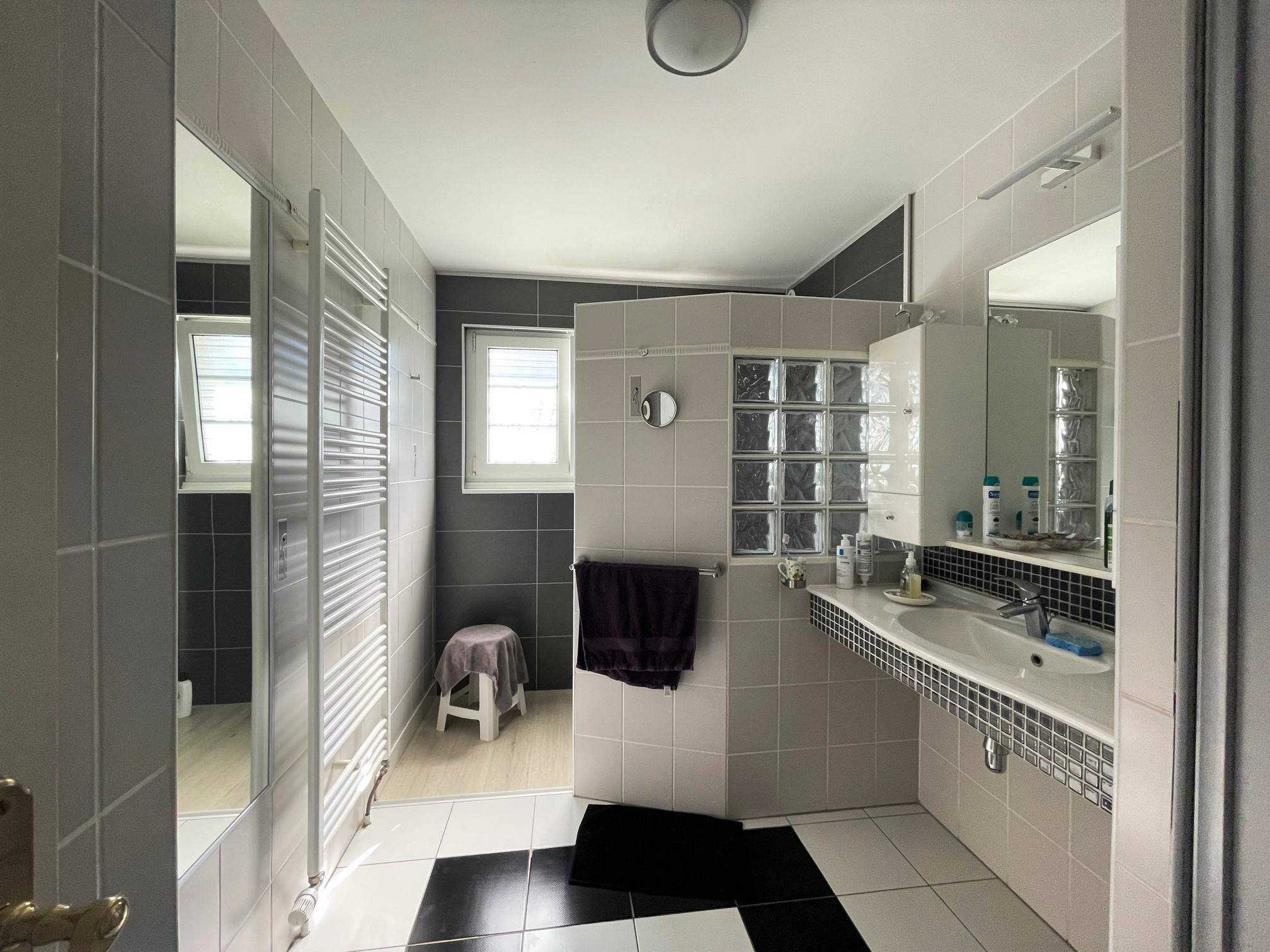 Illustration 5 VENDU