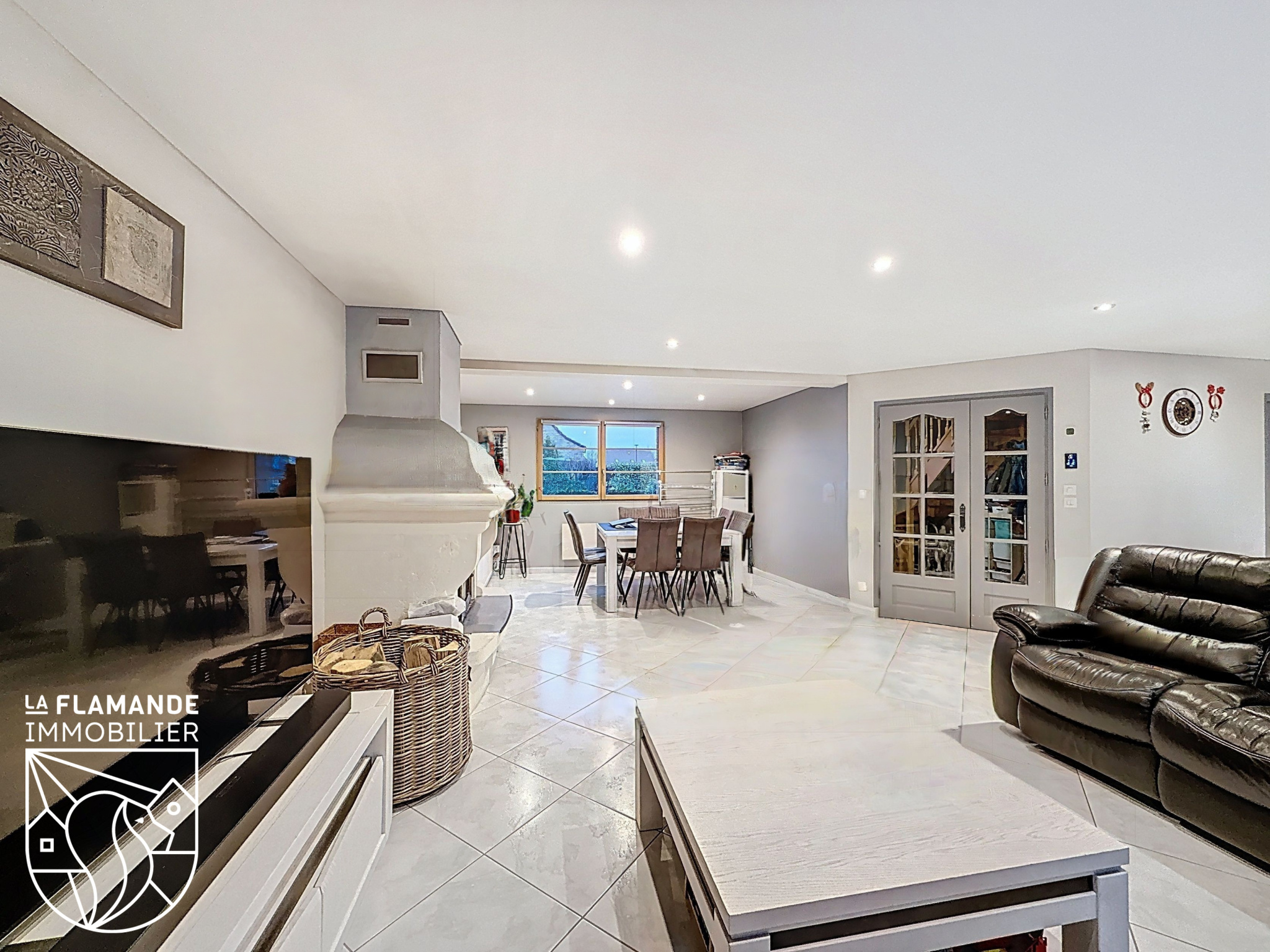 Illustration 1 Maison familiale avec jardin et garage à PRADELLES