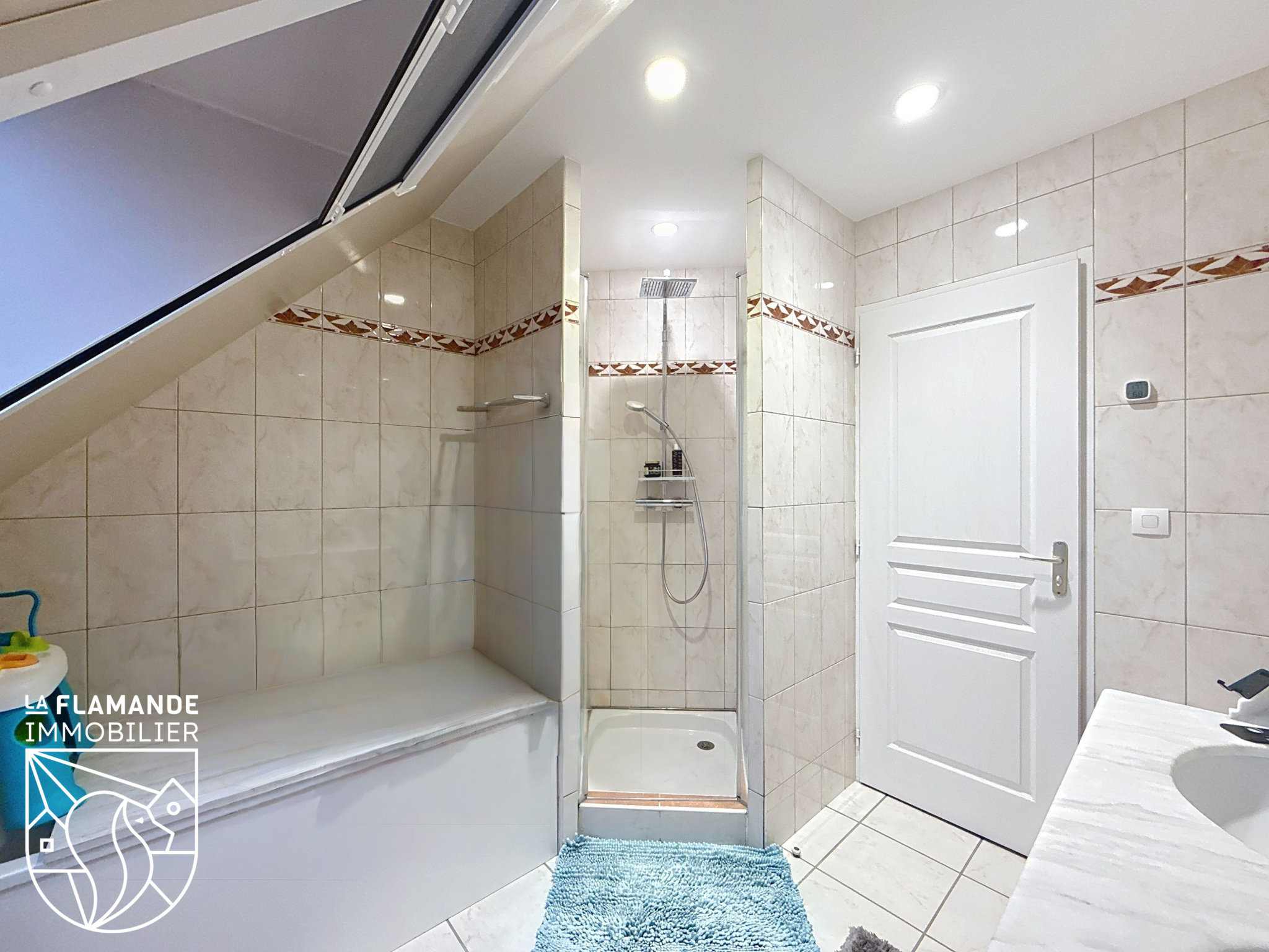 Illustration 10 Maison familiale avec jardin et garage à PRADELLES