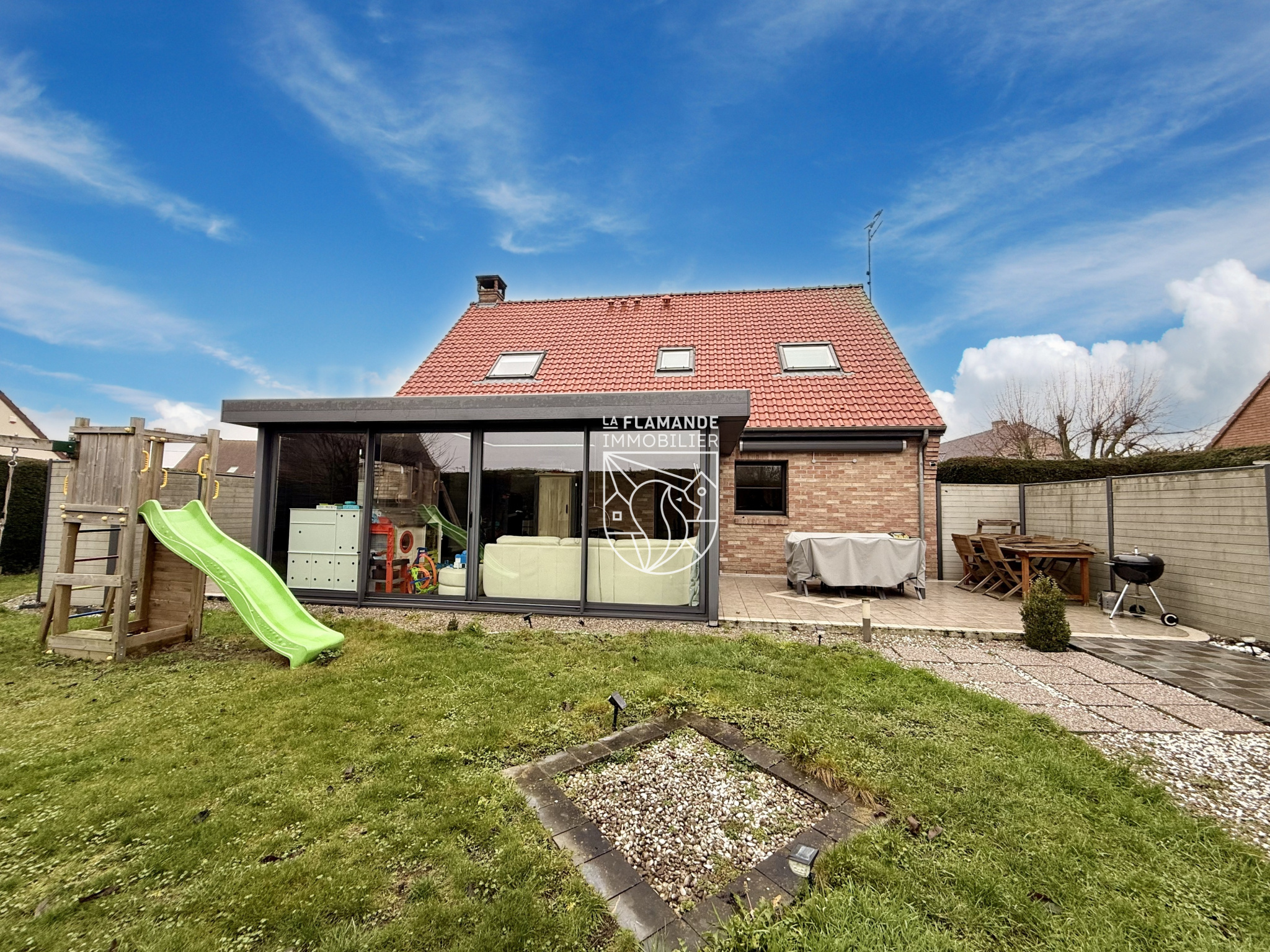 Illustration 14 Maison familiale avec jardin et garage à PRADELLES