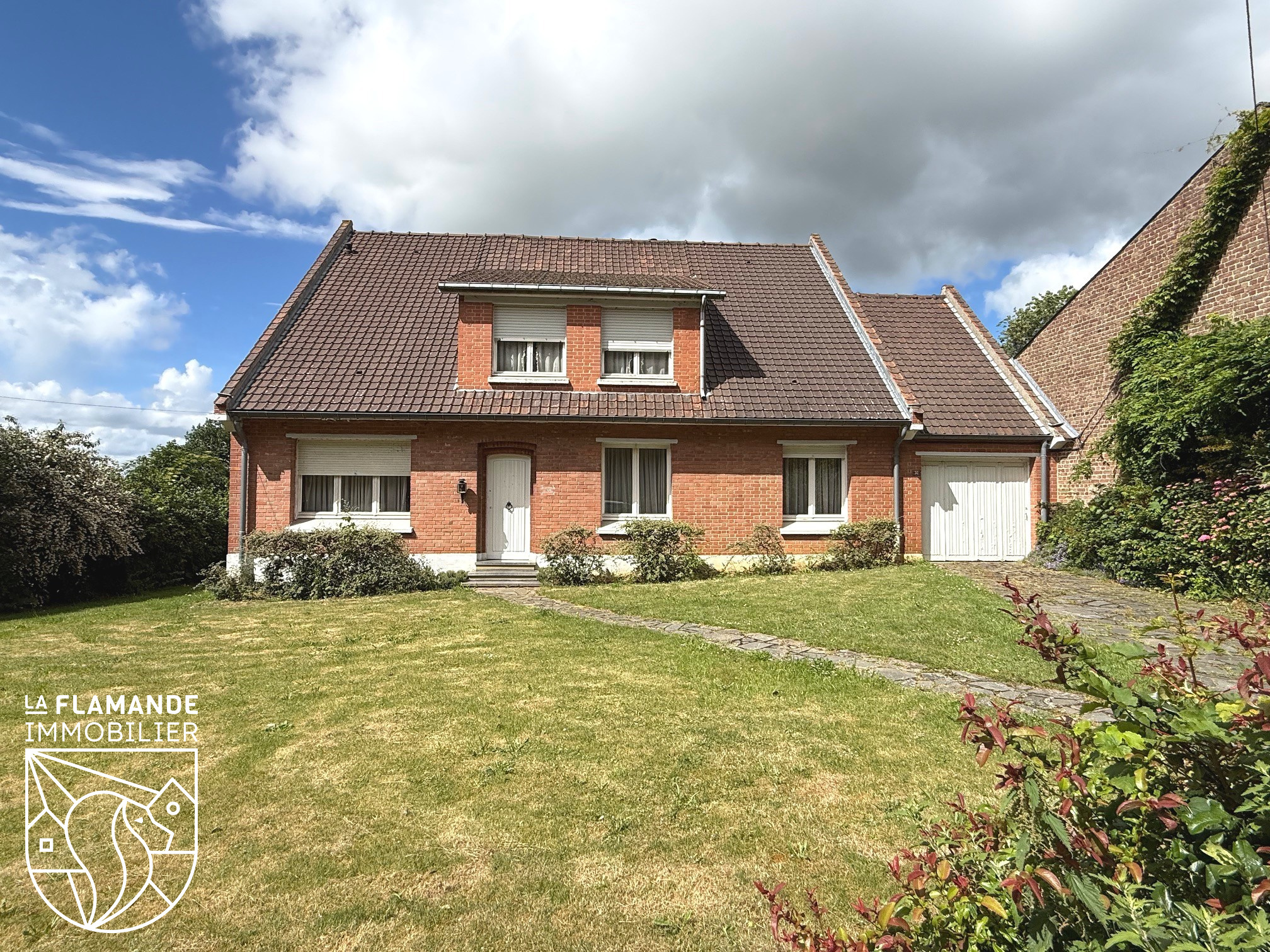 Illustration 0 Cassel-centre - 5 chambres - sur terrain de 2759m2